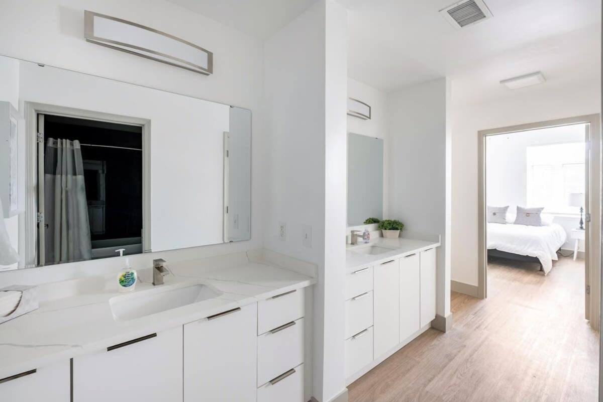 4B 3Ba Premium Family Apartment With Gym Шарлът Екстериор снимка