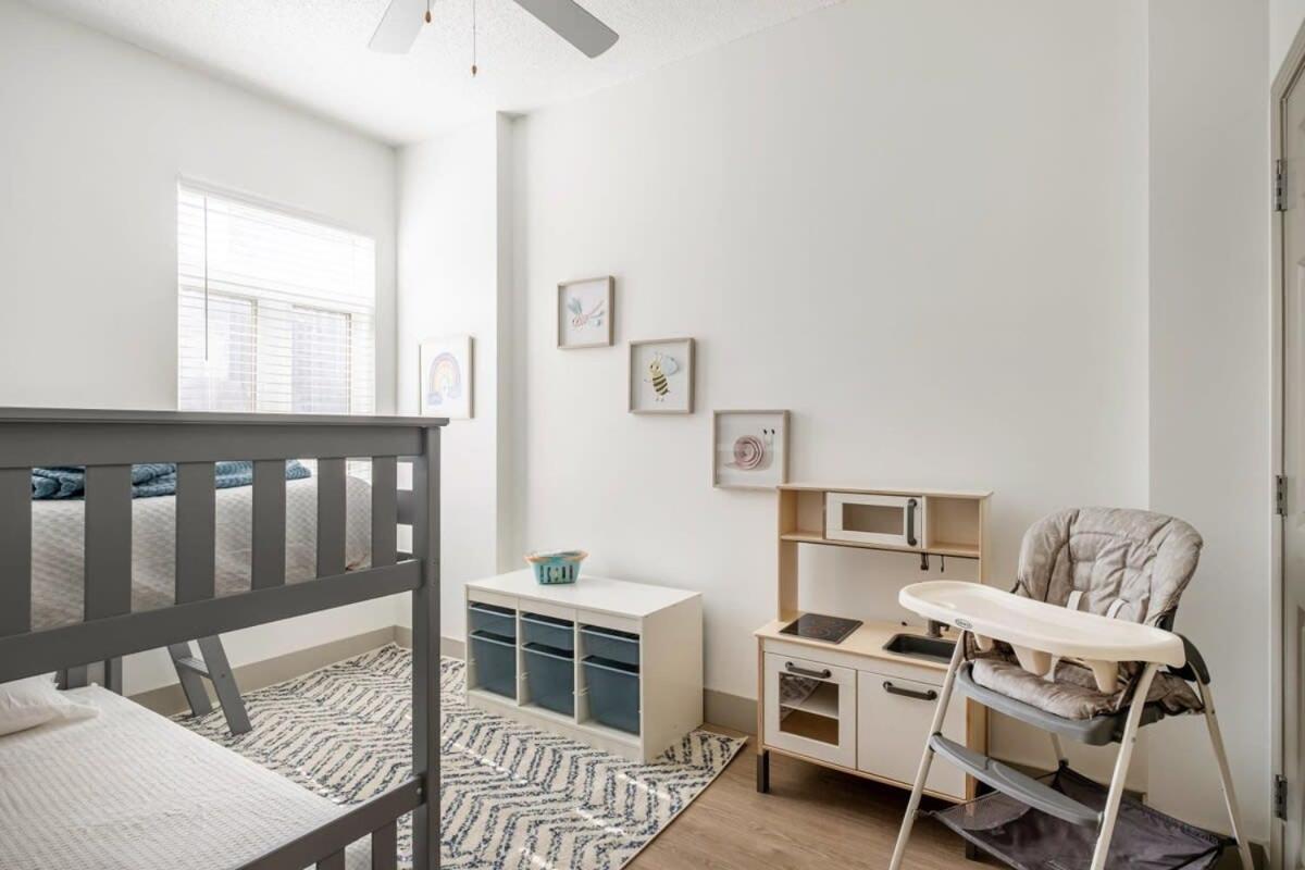 4B 3Ba Premium Family Apartment With Gym Шарлът Екстериор снимка